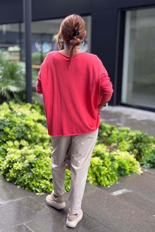 Kayık Yaka Kuzu Yünü Triko Nar Çiçeği Renk