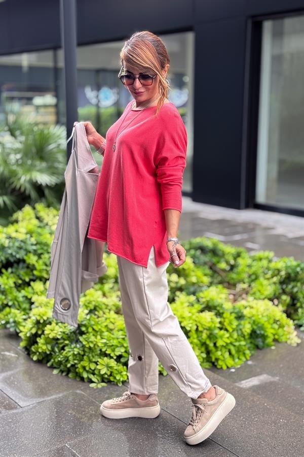 Kayık Yaka Kuzu Yünü Triko Nar Çiçeği Renk