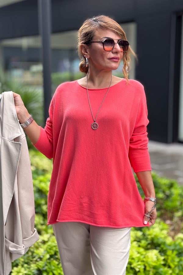 Kayık Yaka Kuzu Yünü Triko Nar Çiçeği Renk