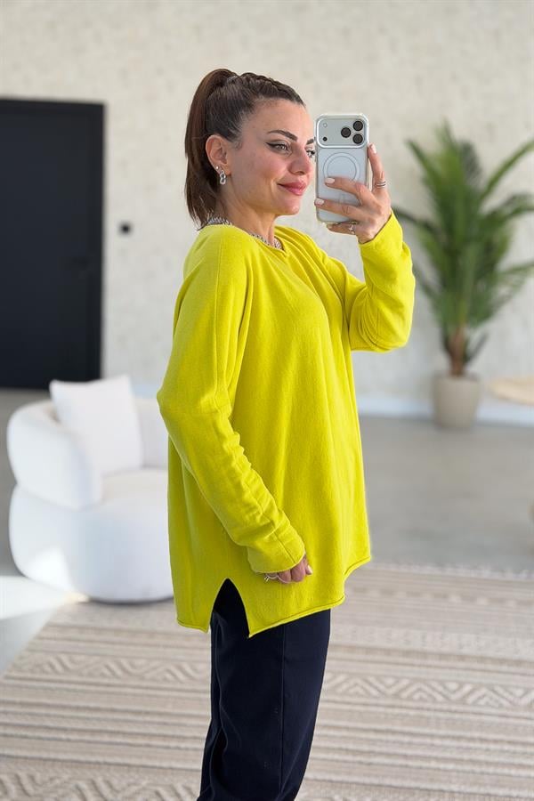 Kayık Yaka Kuzu Yünü Triko Neon Sarı Renk