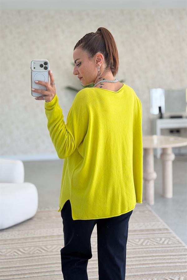 Kayık Yaka Kuzu Yünü Triko Neon Sarı Renk