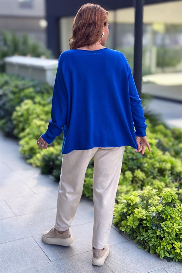 Kayık Yaka Kuzu Yünü Triko Saks Renk