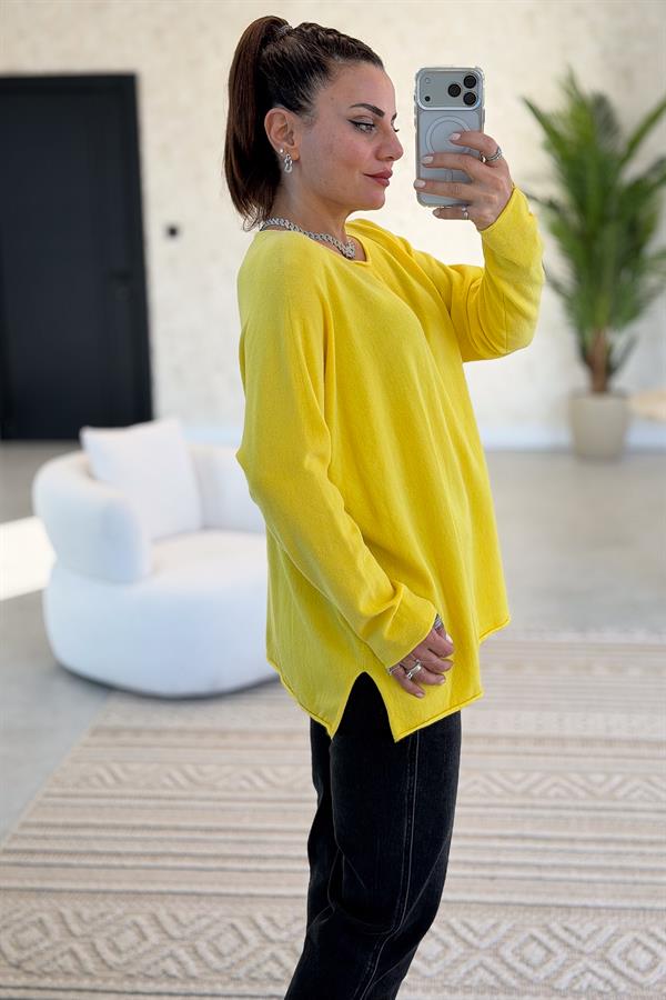 Kayık Yaka Kuzu Yünü Triko Sarı Renk