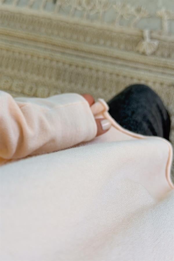 Kayık Yaka Kuzu Yünü Triko Yavru Ağzı Renk