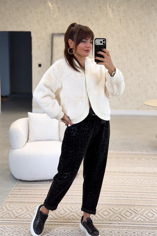 Kenarları Biyeli Angora Ceket Krem Renk