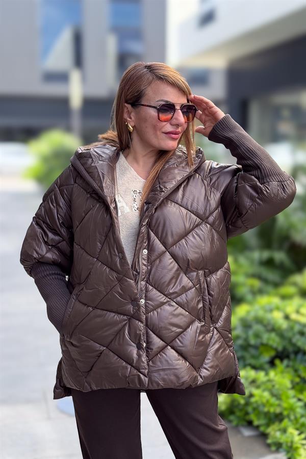 Kolları Ve Kapüşonu Trikolu Baklava Desenli Mont Acı Kahve Renk