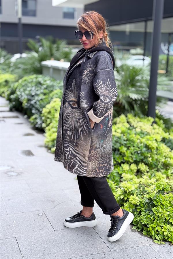 Kuş Desenli Kapüşonlu Uzun Keçe Kaban Antresit Renk