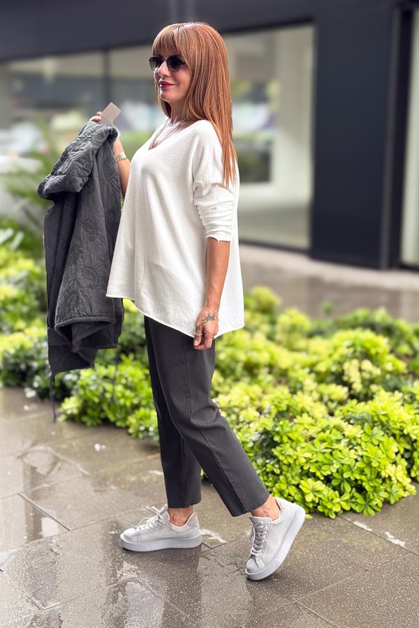 Kuzu Yünü V Yaka Triko Beyaz Renk