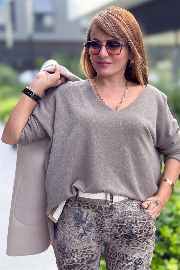 Kuzu Yünü V Yaka Triko Vizon Renk