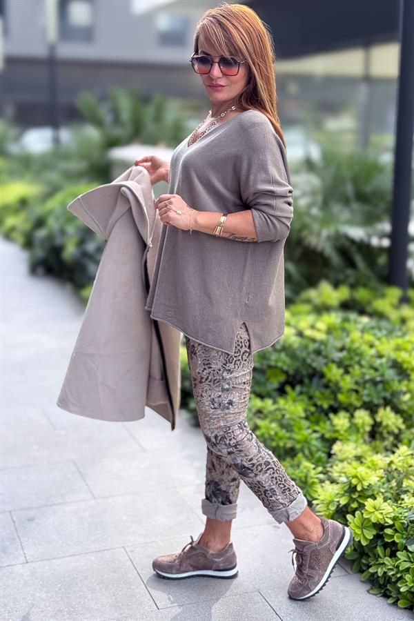 Kuzu Yünü V Yaka Triko Vizon Renk