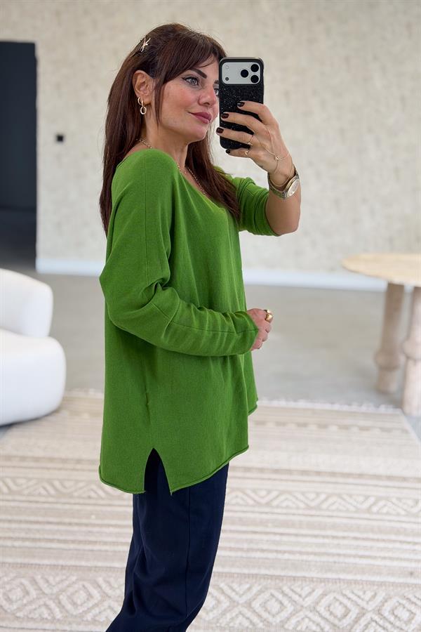Kuzu Yünü V Yaka Triko Yeşil Renk