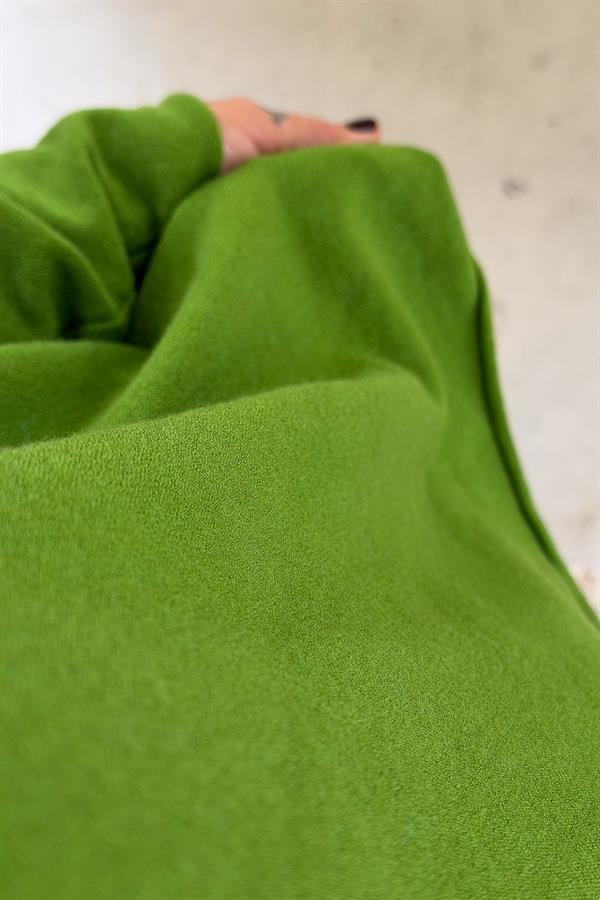 Kuzu Yünü V Yaka Triko Yeşil Renk