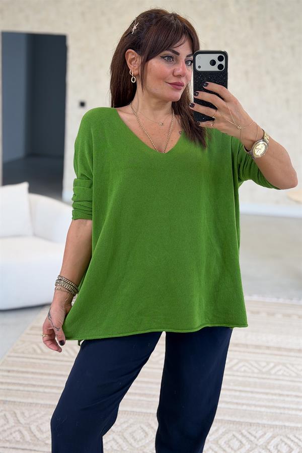 Kuzu Yünü V Yaka Triko Yeşil Renk