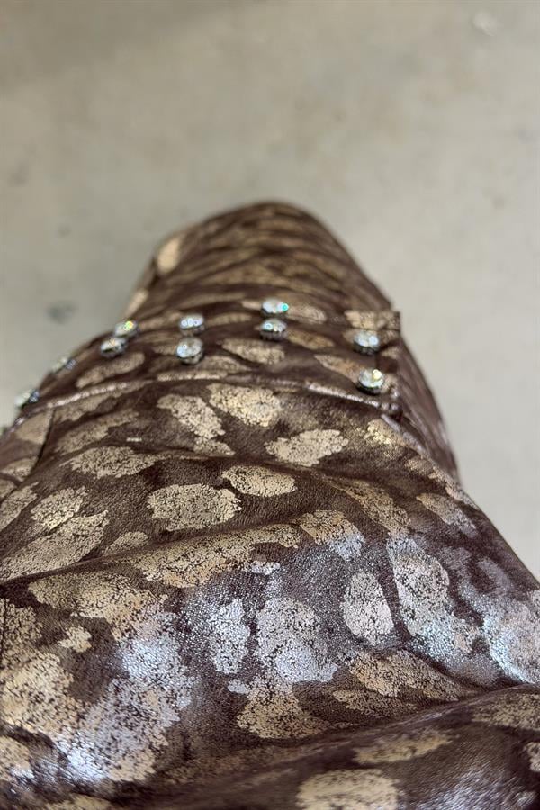 Leopar Desen Zımba Taşlı Kargo Cepli Pantolon Kahverengi Renk