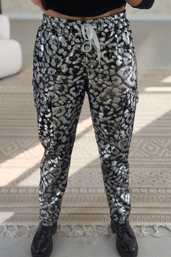 Leopar Desen Zımba Taşlı Kargo Cepli Pantolon Siyah Renk