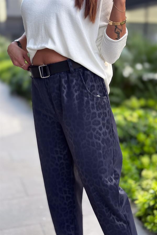 Leopar Desenli Deri Görünümlü Pantolon Lacivert Renk