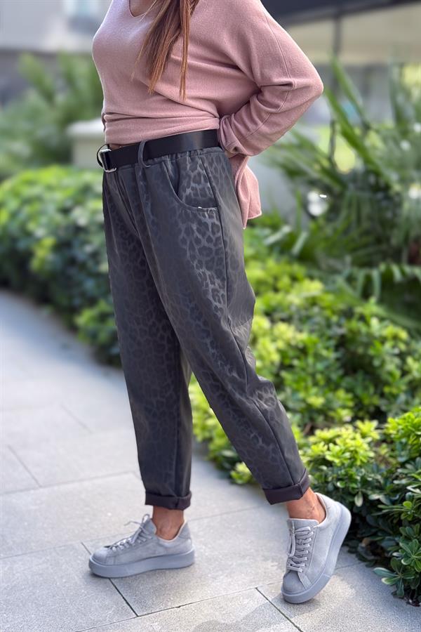 Leopar Desenli Deri Görünümlü Pantolon Antresit Renk