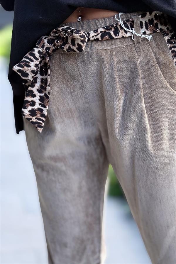 Leopar Kemer Ve Şeritli Pik Detaylı Kadife Pantolon Koyu Bej Renk
