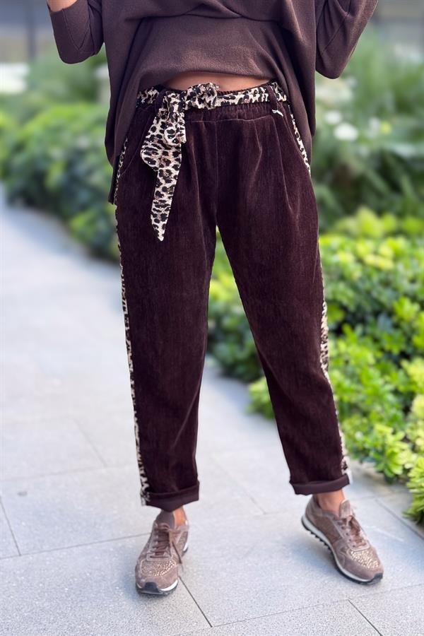 Leopar Kemer Ve Şeritli Pik Detaylı Kadife Pantolon Acı Kahve Renk