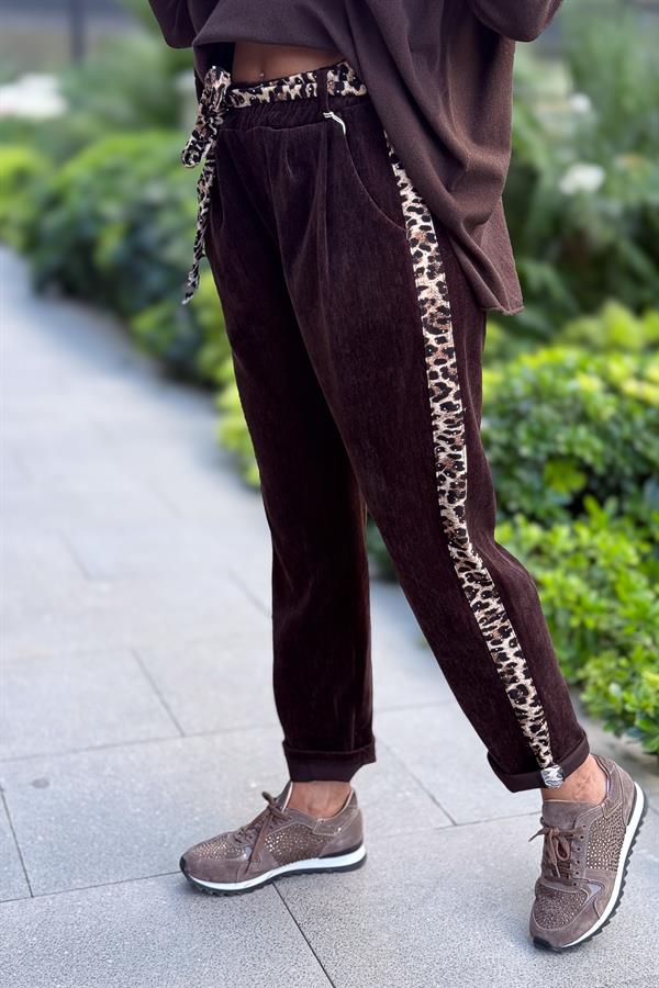 Leopar Kemer Ve Şeritli Pik Detaylı Kadife Pantolon Acı Kahve Renk