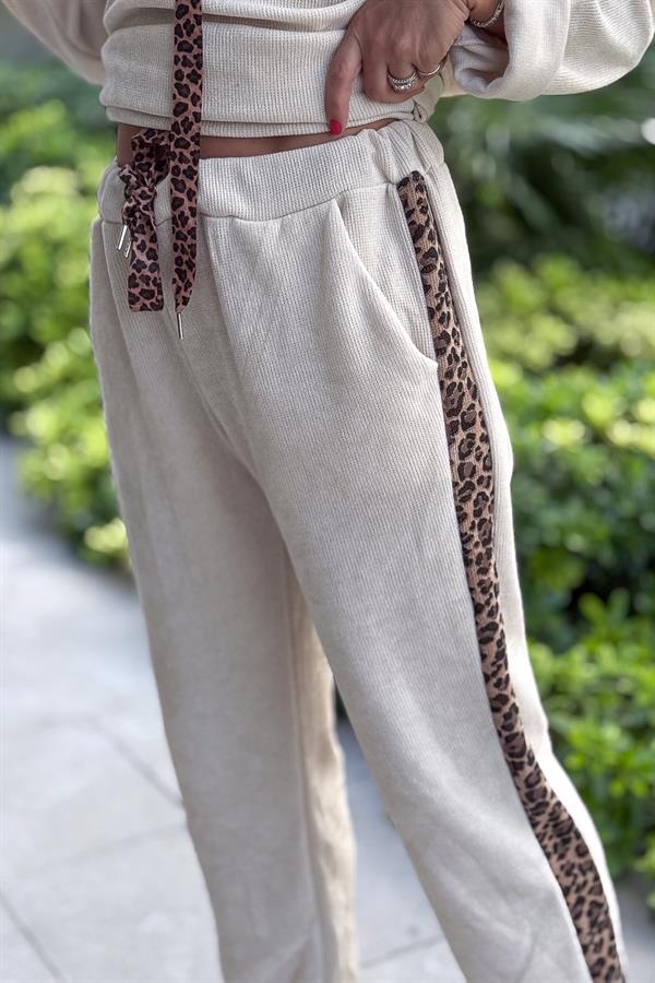 Leopar Şeritli Kadife Pantolon Bej Renk