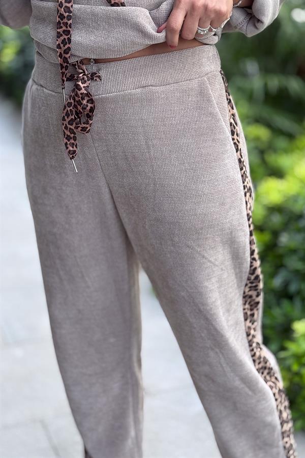 Leopar Şeritli Kadife Pantolon Vizon Renk