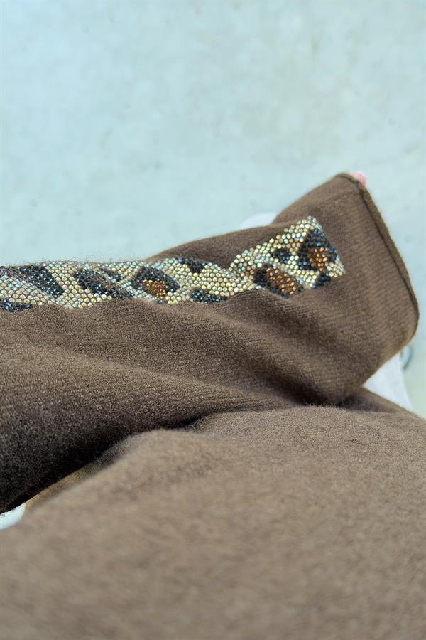 Leopar Taş Şeritli V Yaka Triko Kahverengi Renk