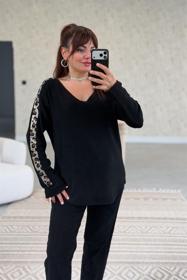 Leopar Taş Şeritli V Yaka Triko Siyah Renk