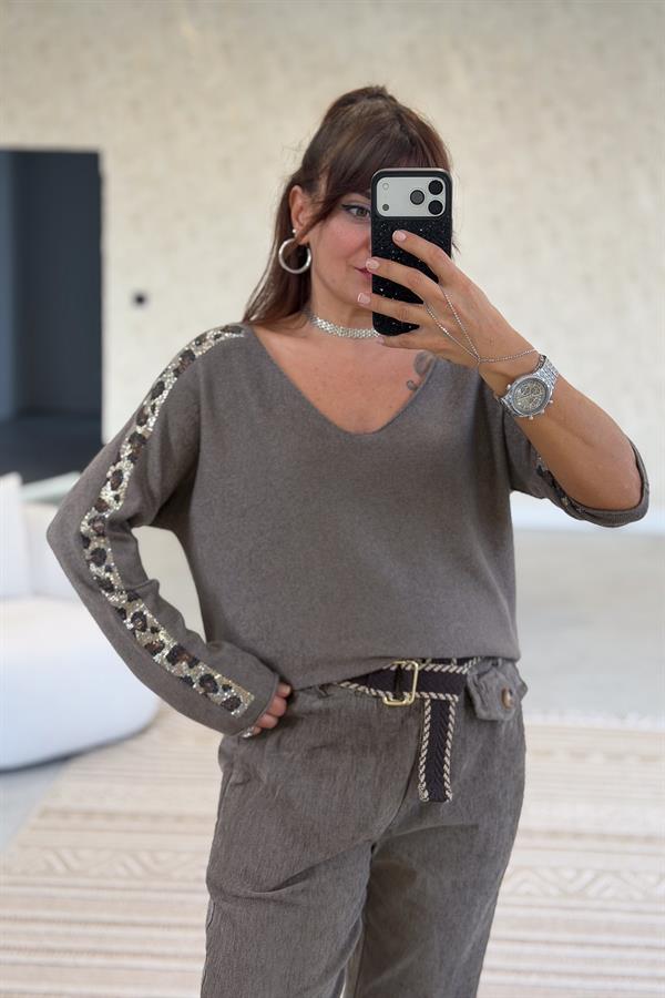 Leopar Taş Şeritli V Yaka Triko Vizon Renk