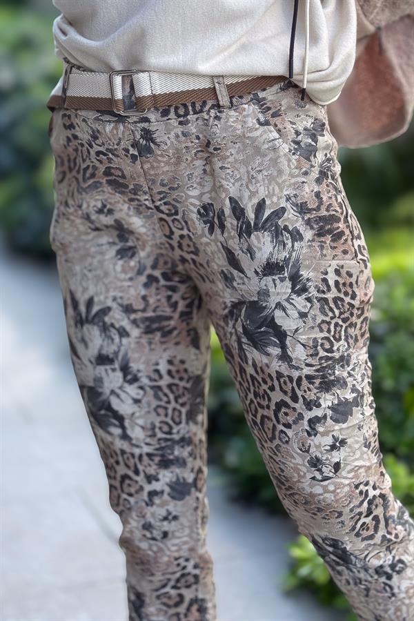 Leopar Ve Çiçek Desenli Likralı Pantolon Bej Renk