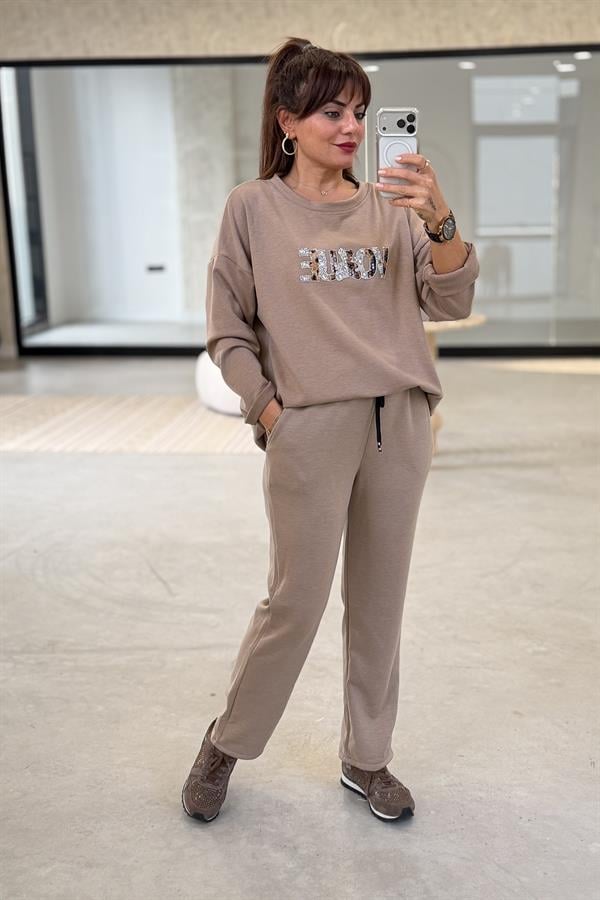 Leopar Ve Taş Yazı Detay Modal Kumaş Eşorfman Takım Camel Renk