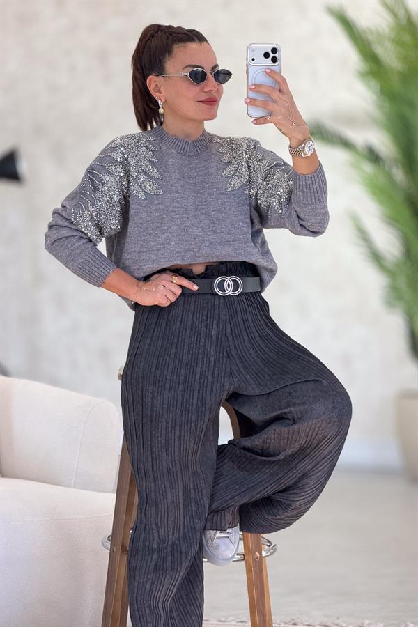 Omuzları Taş Boncuk İşlemeli Premium Kazak Gri Renk