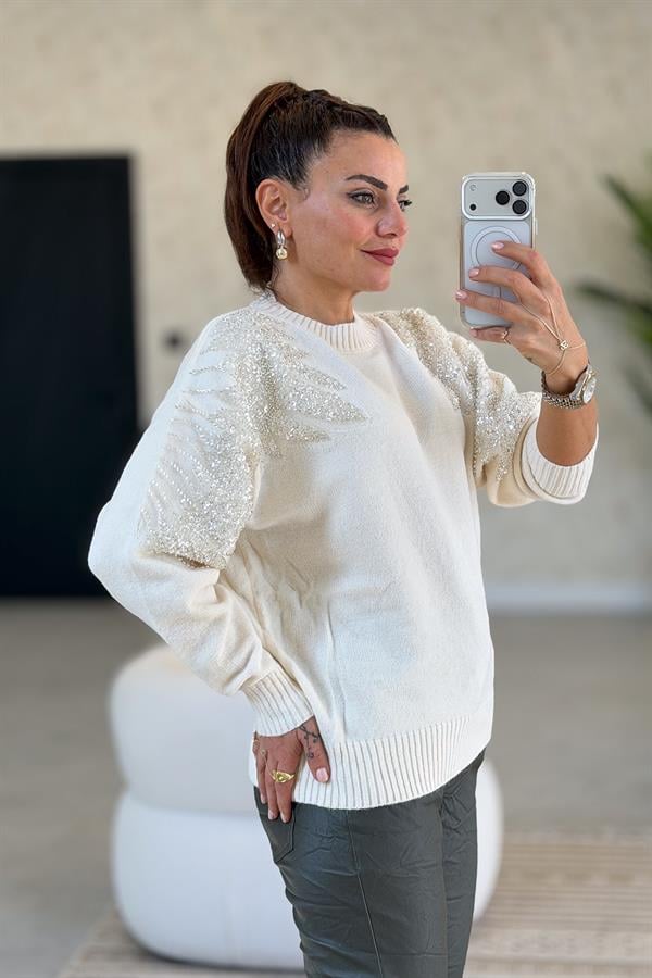 Omuzları Taş Boncuk İşlemeli Premium Kazak Krem Renk