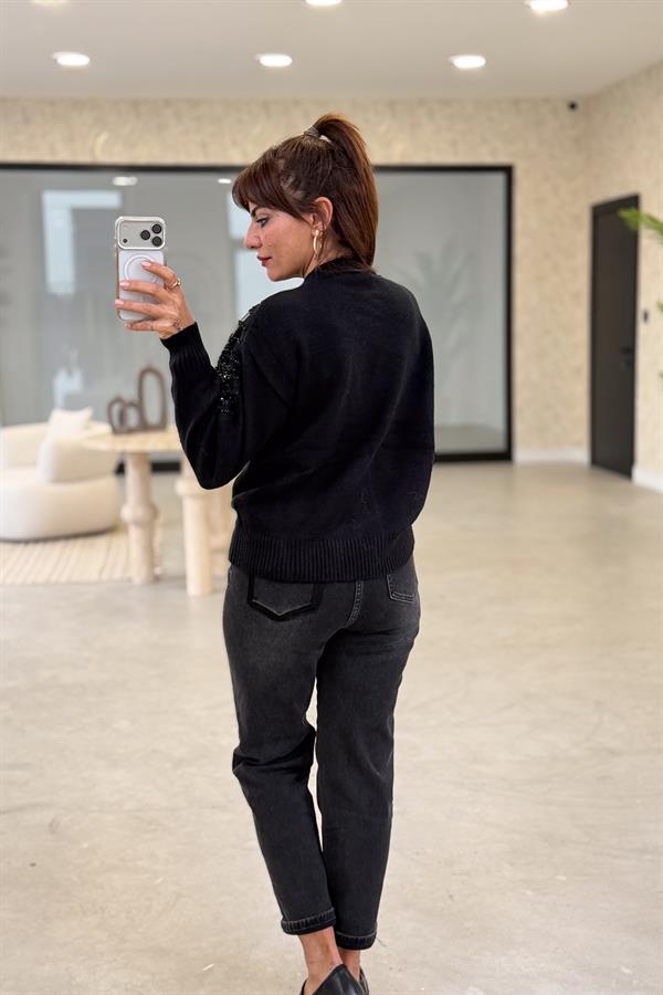 Omuzları Taş Boncuk İşlemeli Premium Kazak Siyah Renk