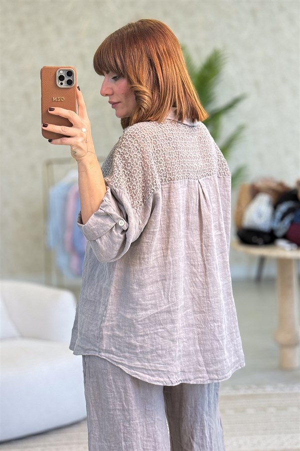 Omuzları Tül Nakış İşlemeli Keten Gömlek Vizon Renk