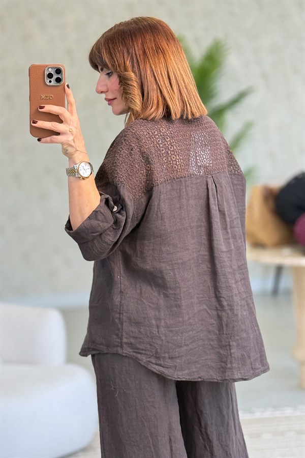 Omuzları Tül Nakış İşlemeli Keten Gömlek Acı Kahve Renk