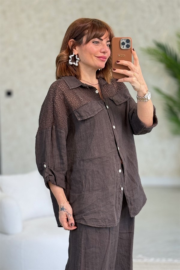 Omuzları Tül Nakış İşlemeli Keten Gömlek Acı Kahve Renk