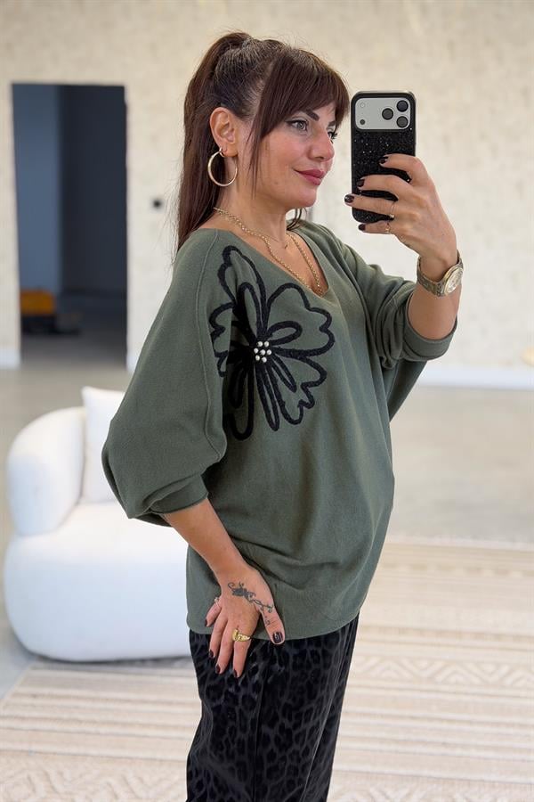 Omzu Çiçek Detaylı Yarasakol V Yaka Triko Haki Renk