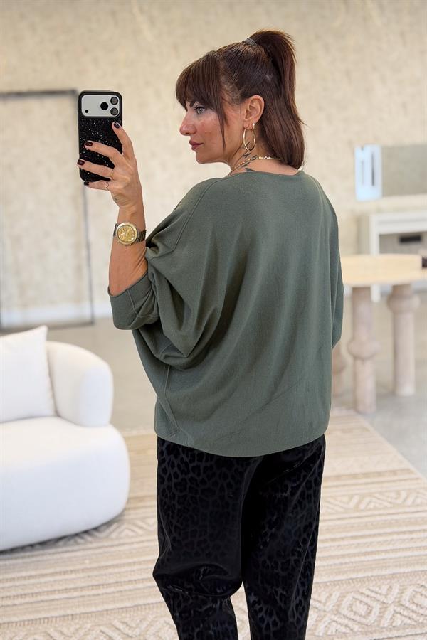 Omzu Çiçek Detaylı Yarasakol V Yaka Triko Haki Renk