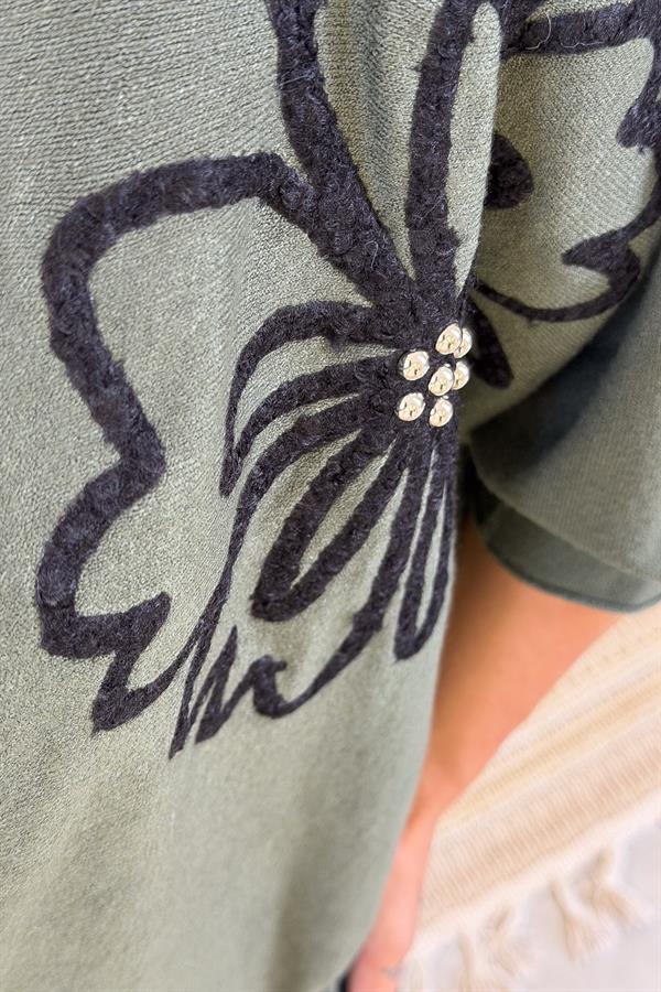 Omzu Çiçek Detaylı Yarasakol V Yaka Triko Haki Renk