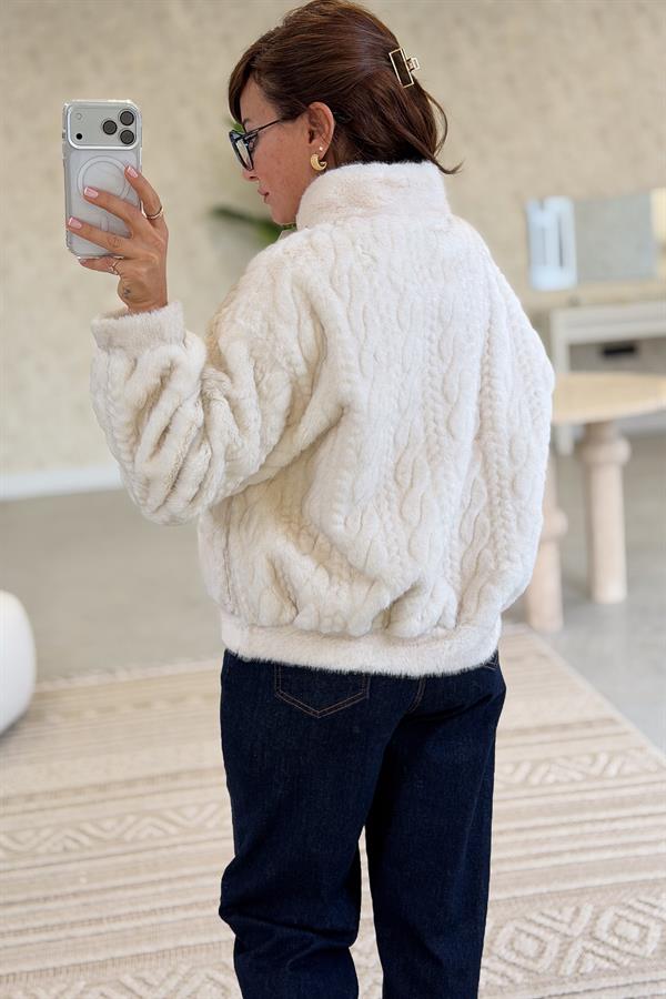 Örgü Desenli Dik Yaka Angora Ceket Krem Renk