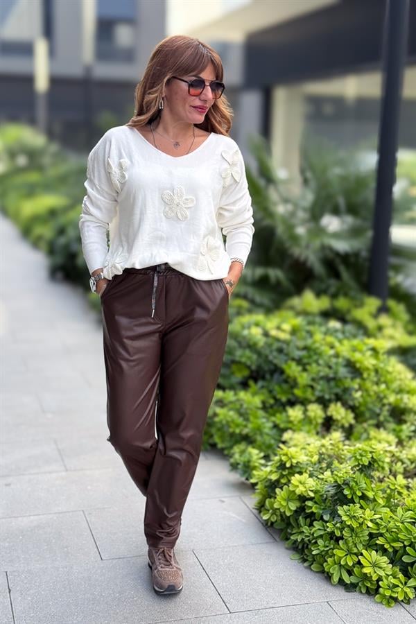 Papatya Kabartmalı V Yaka Triko Beyaz Renk