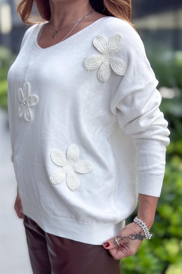 Papatya Kabartmalı V Yaka Triko Beyaz Renk