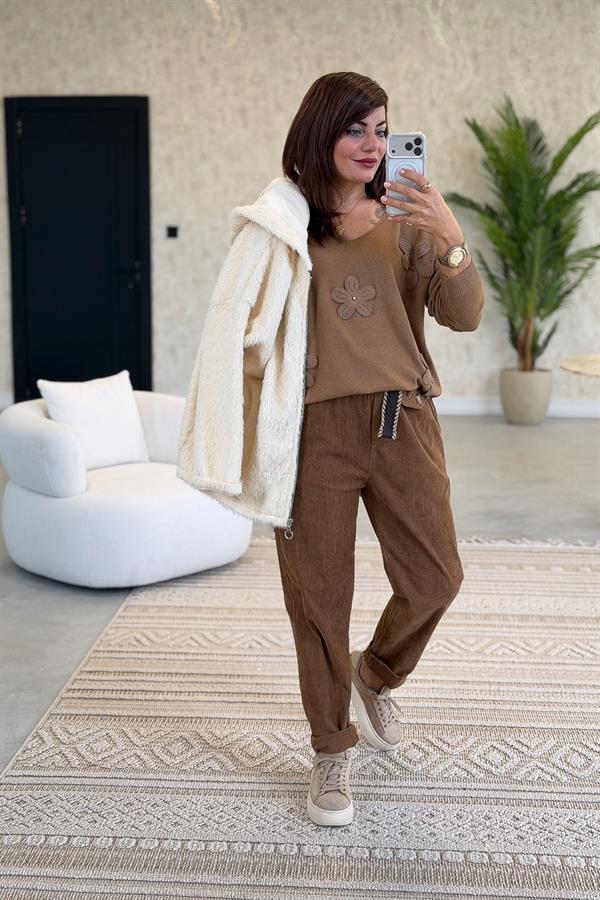 Papatya Kabartmalı V Yaka Triko Camel Renk