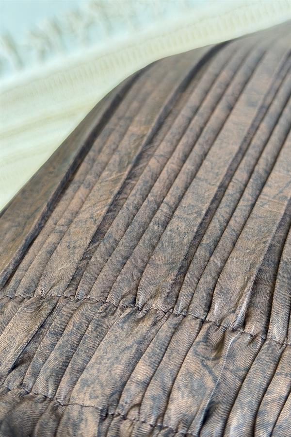 Pileli Damarlı Desen Saten Pantolon Acı Kahve Renk