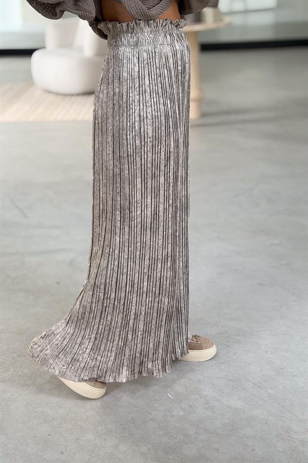 Pileli Damarlı Desen Saten Pantolon Bej Renk