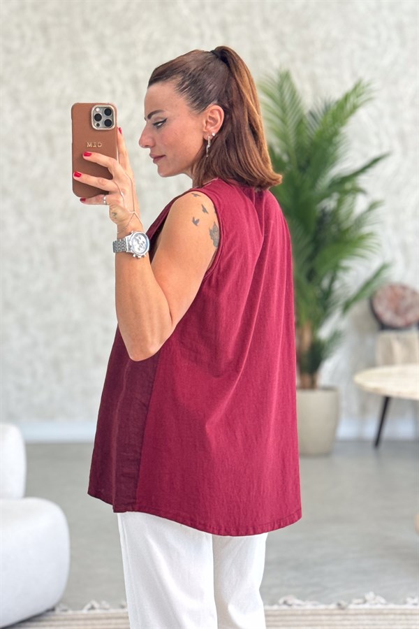 Pul Ve Tül Detaylı V Yaka Kolsuz Önü Keten Arka Pamuklu Bluz Bordo Renk