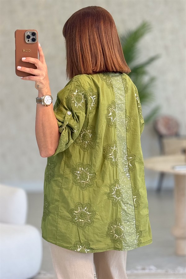 Pullu Çiçek Desenli Gömlek Fıstık Yeşil Renk