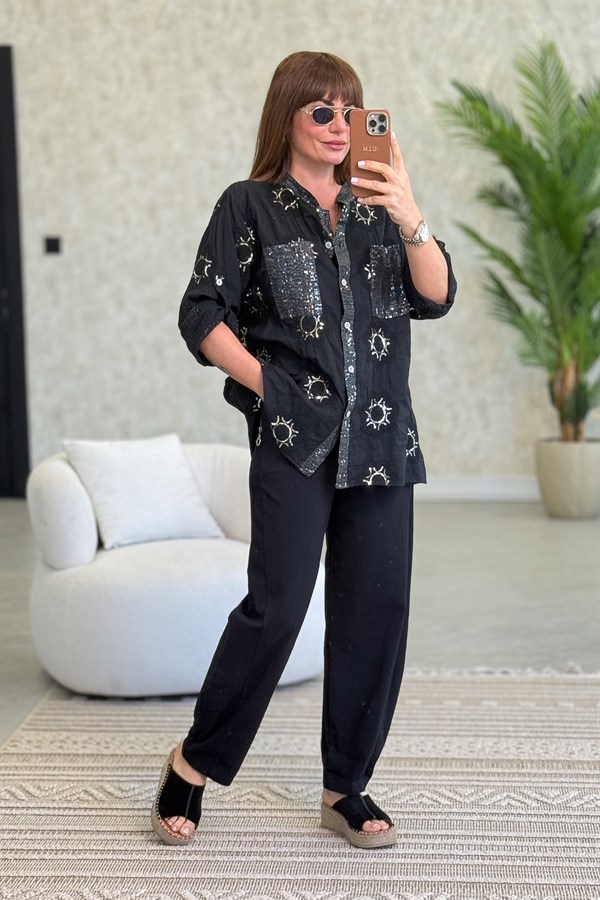 Pullu Çiçek Desenli Gömlek Siyah Renk