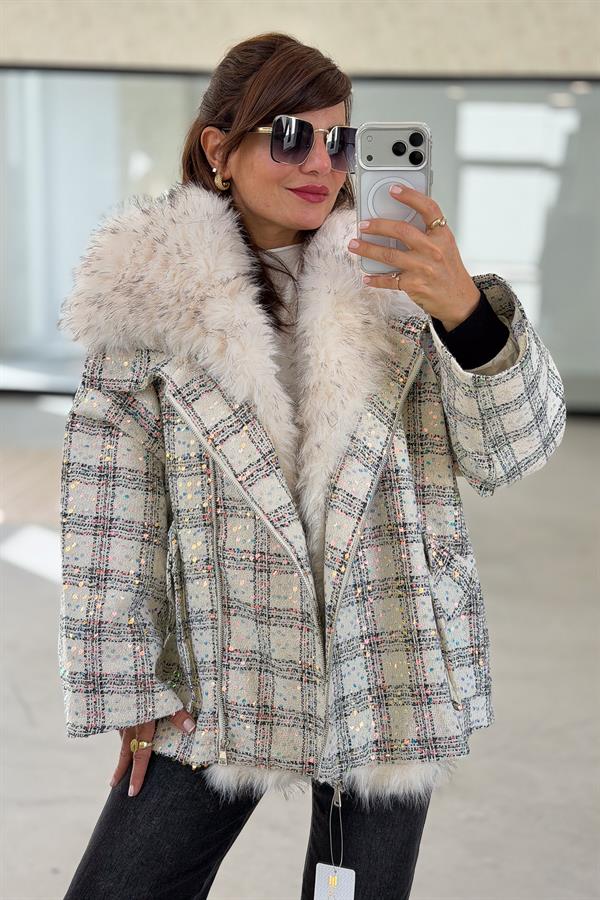 Pullu Ekose Desen Yakası Kürklü Mont Krem Renk